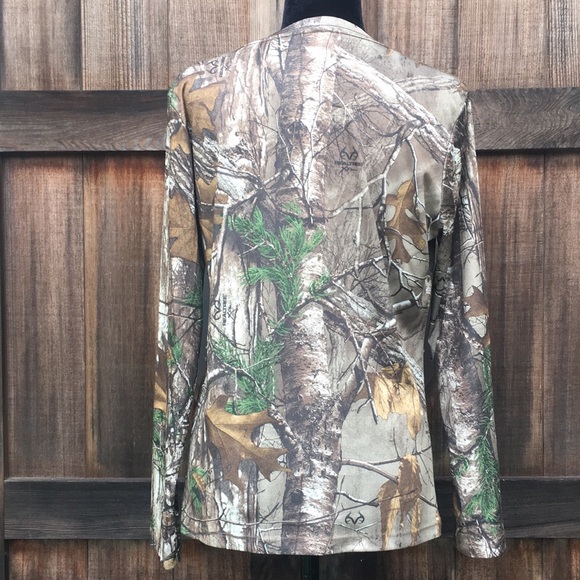 3/$20 Realtree Xtra Long Sleeve Top - Picture 6 of 9